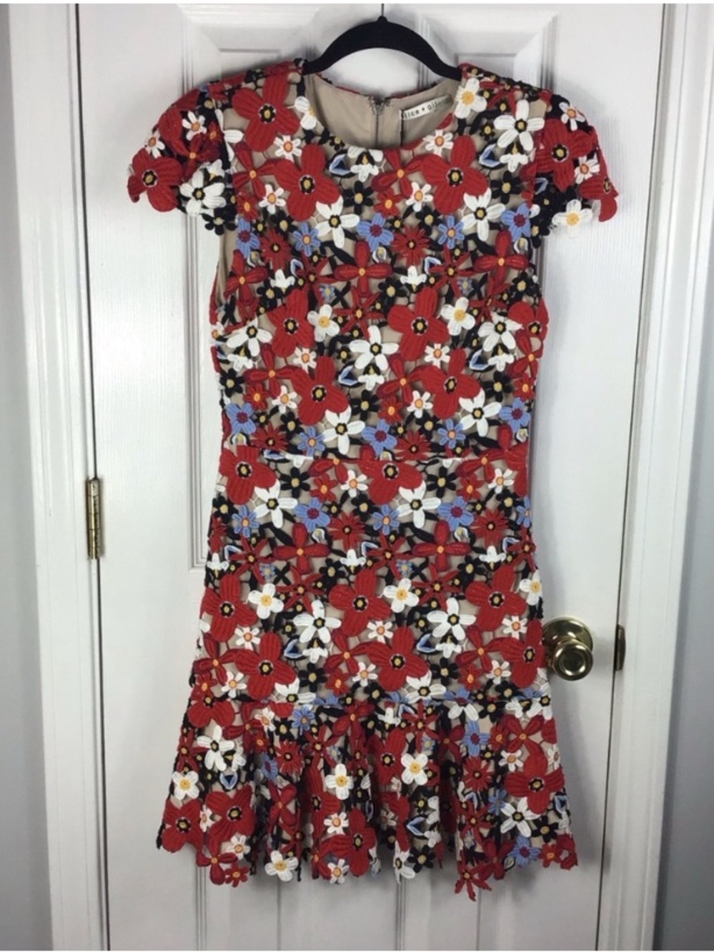 Alice + Olivia Imani Cap-Sleeve Floral Embroidered Dress Size 2